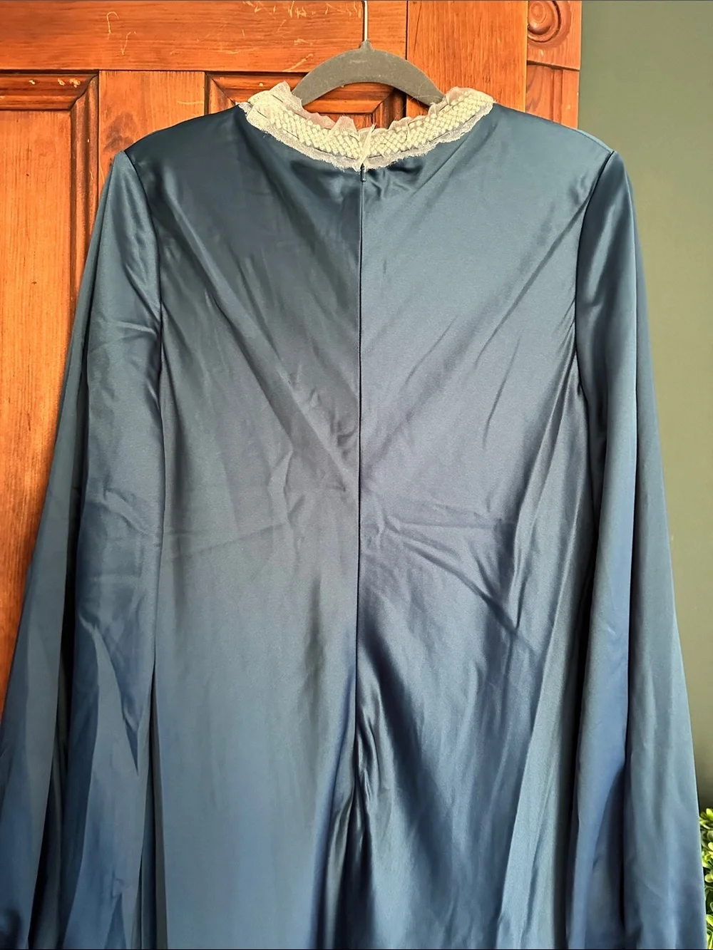 Mac Duggal Teal Satin Long Sleeve Floor-Length Gown size 12 - Picture 4 of 4